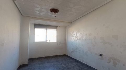 Foto 2 de Piso en venta en Carrer D'alcanyís, 57, Torrefiel, Valencia Capital