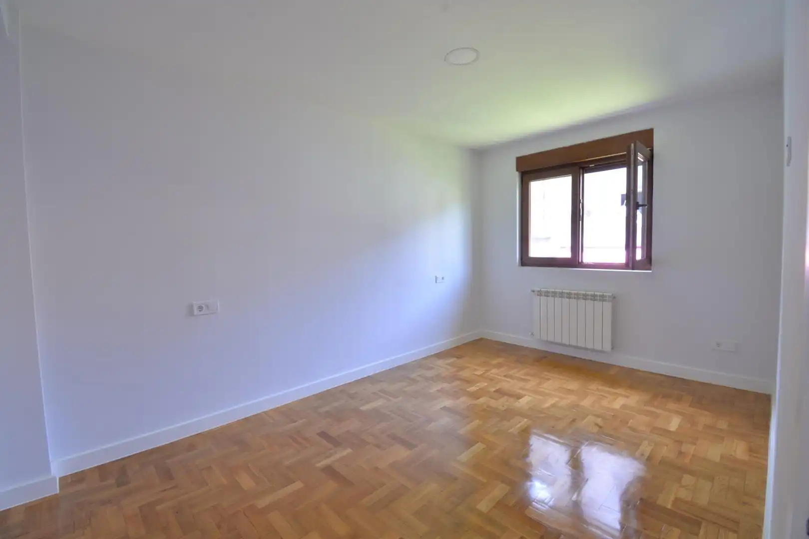 Schlafzimmer von Haus oder Chalet zur Miete in Oviedo  mit Abstellraum