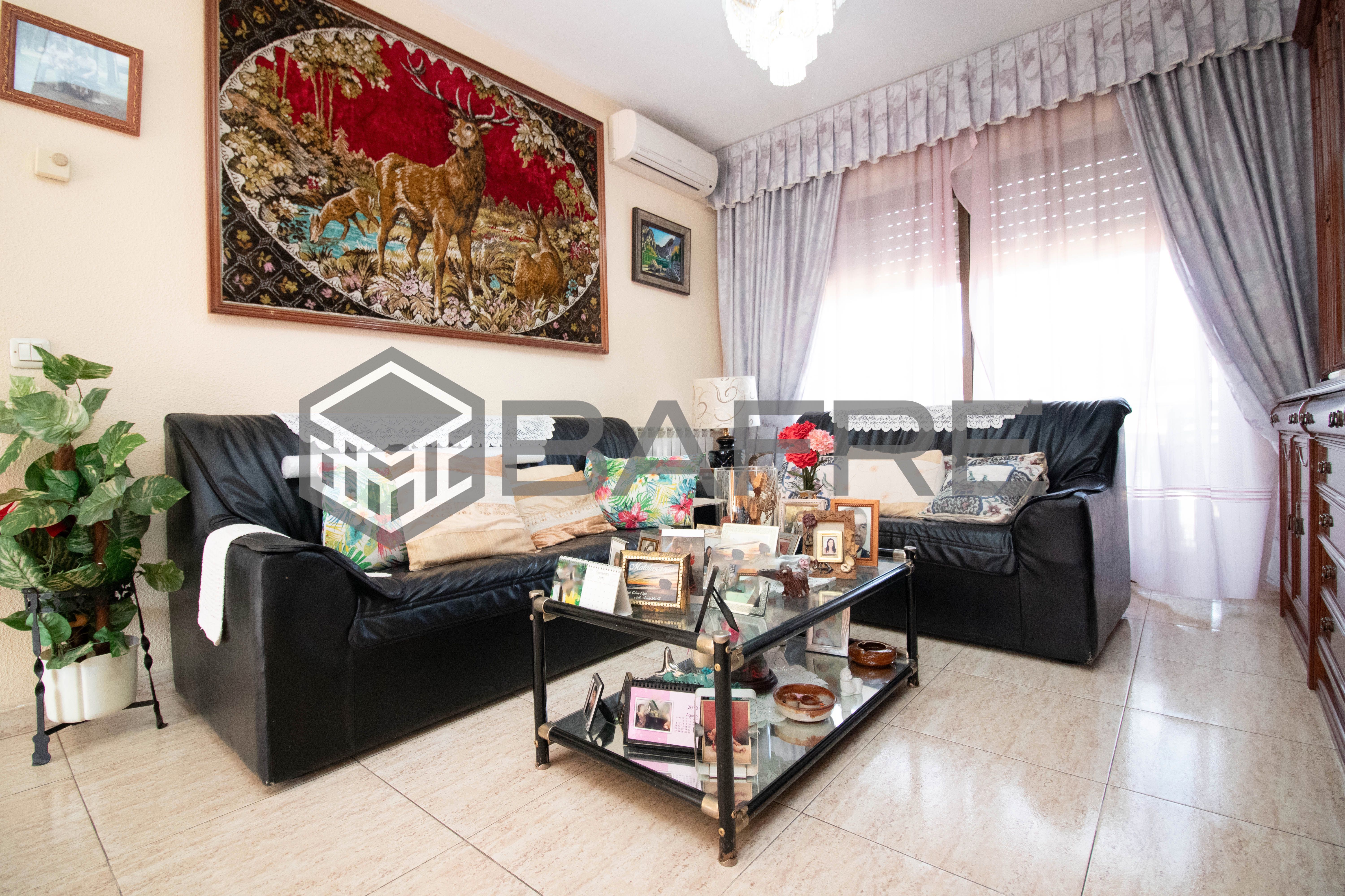 Living room of Flat for sale in  Madrid Capital  with Air Conditioner, Heating and Terrace