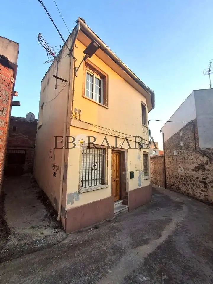 Vista exterior de Casa o chalet en venta en Segurilla
