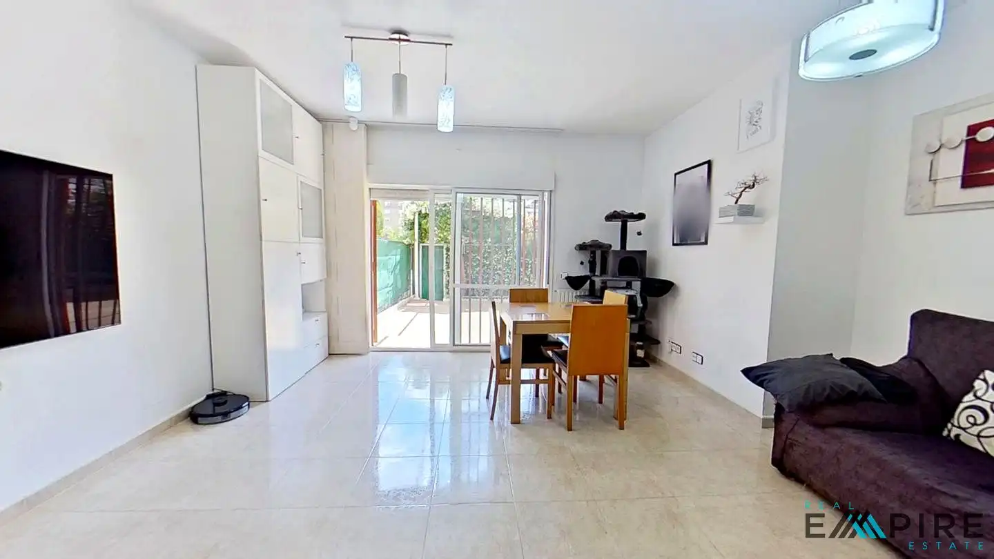 Esszimmer von Erdgeschoss zum Verkauf in Parla mit Heizung, Terrasse und Abstellraum
