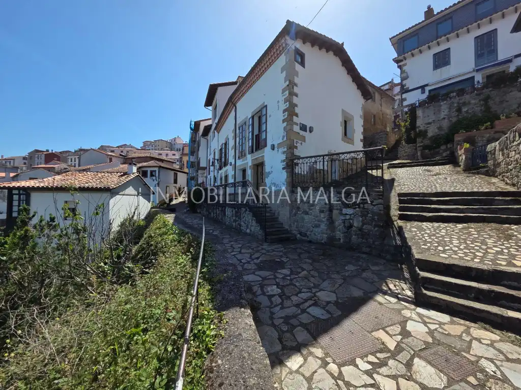 Vista exterior de Casa o chalet en venta en Colunga con Calefacción, Parquet y Terraza
