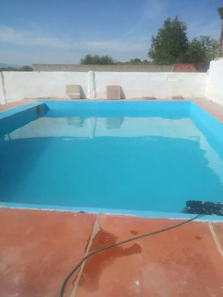 Schwimmbecken von Fabrik Grundstücke zum Verkauf in La Secuita