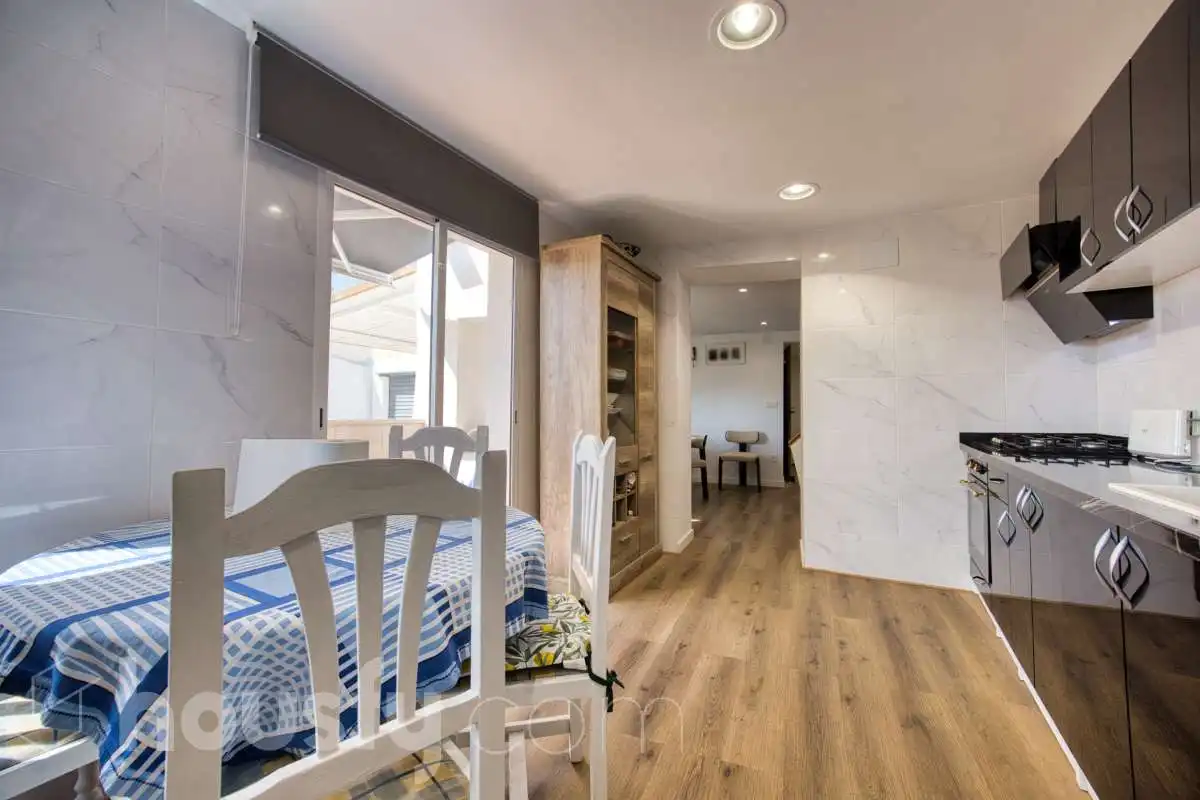 Menjador de Casa o xalet en venda en Castalla amb Terrassa i Moblat