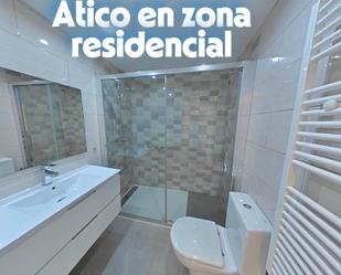 Bany de Àtic en venda en Sant Andreu de la Barca amb Aire condicionat, Calefacció i Piscina comunitària
