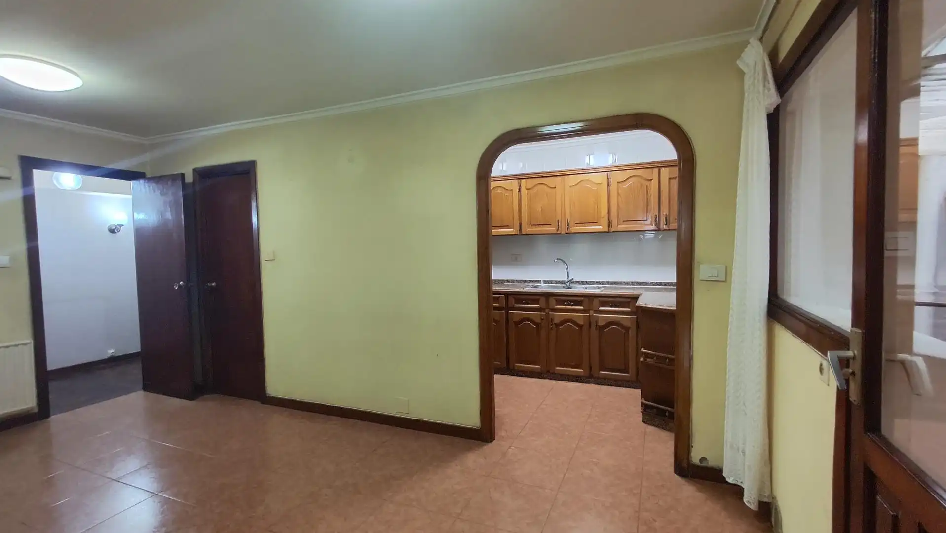 Cocina de Piso en venta en Vigo  con Calefacción, Trastero y Balcón
