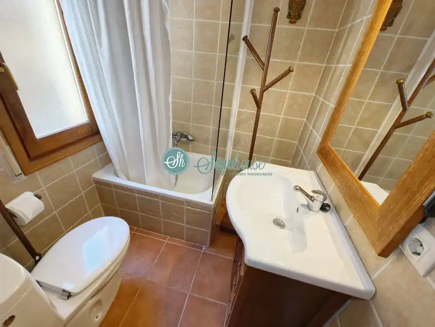Baño de Piso en venta en Segovia con Calefacción, Parquet y Terraza