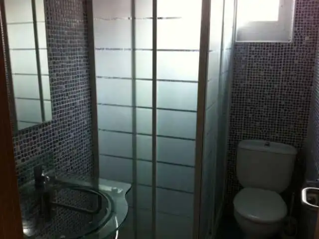 Baño de Piso de alquiler en Madrid con Calefacción, Parquet y Terraza