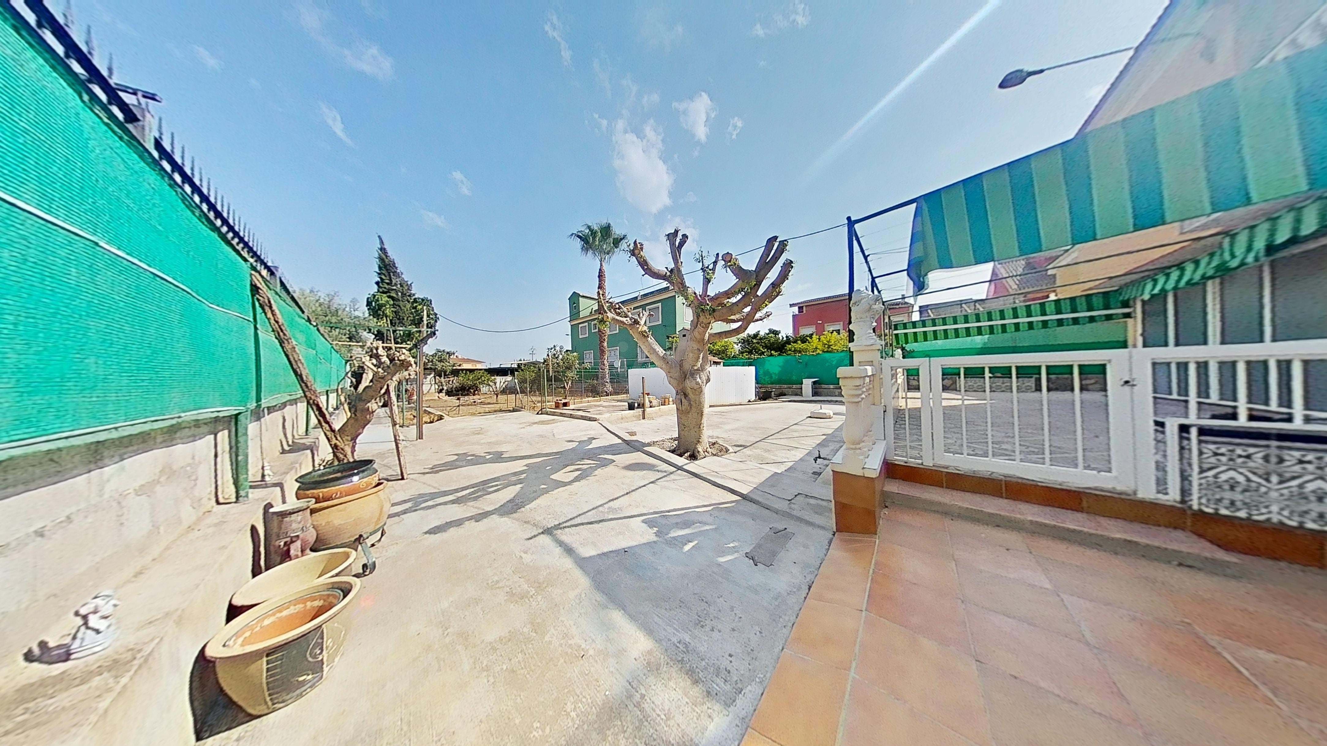 Vista exterior de Casa o xalet en venda en Orihuela amb Aire condicionat, Calefacció i Terrassa