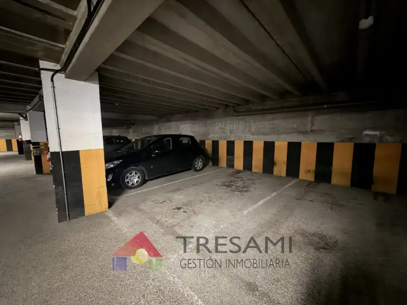 Parkplatz von Garage zum Verkauf in Oviedo 