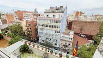 Vista exterior de Àtic en venda en  Barcelona Capital amb Aire condicionat i Terrassa