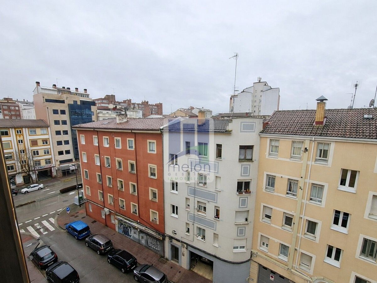 Vista exterior de Piso en venta en Burgos Capital