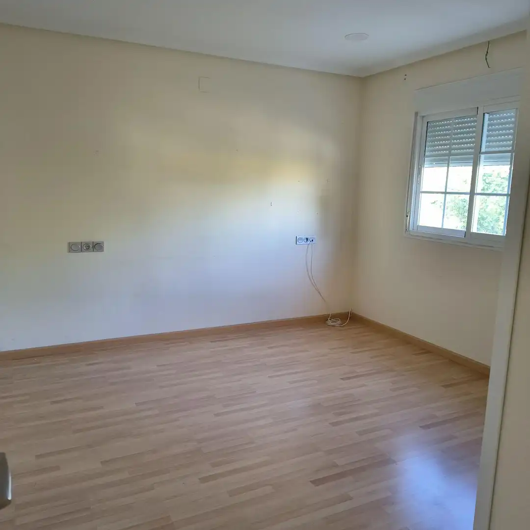 Dormitori de Casa o xalet en venda en Linares amb Piscina
