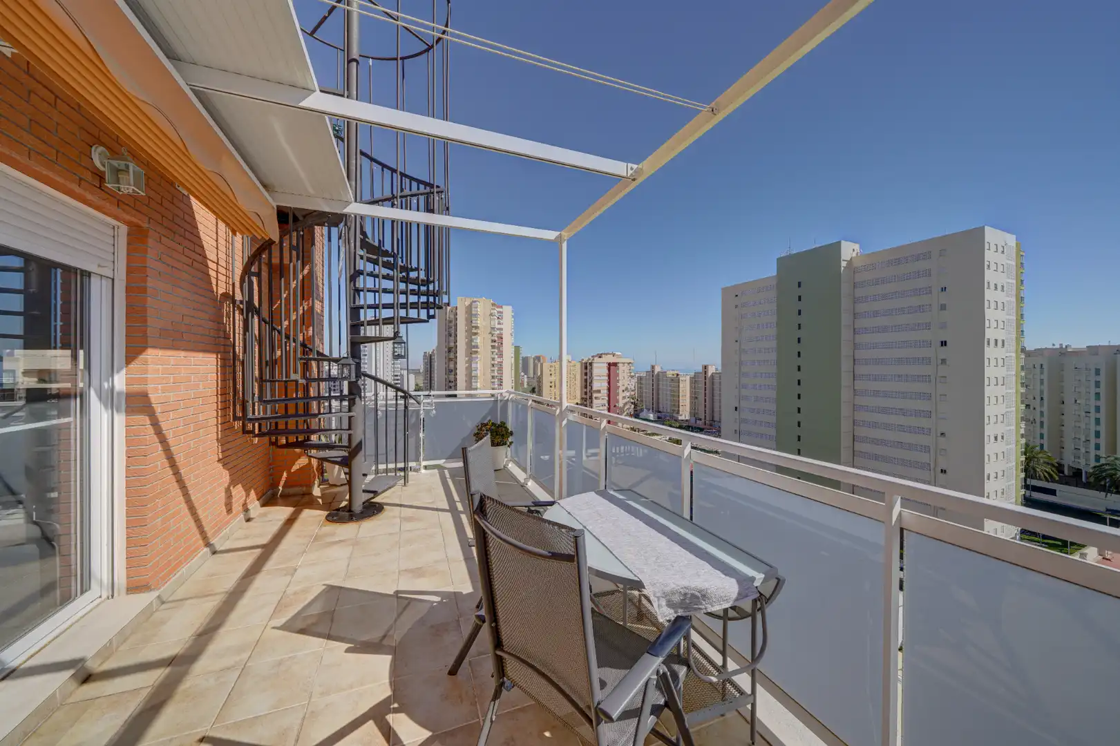 Terrasse von Dachboden zum Verkauf in La Pobla de Farnals mit Klimaanlage, Heizung und Terrasse