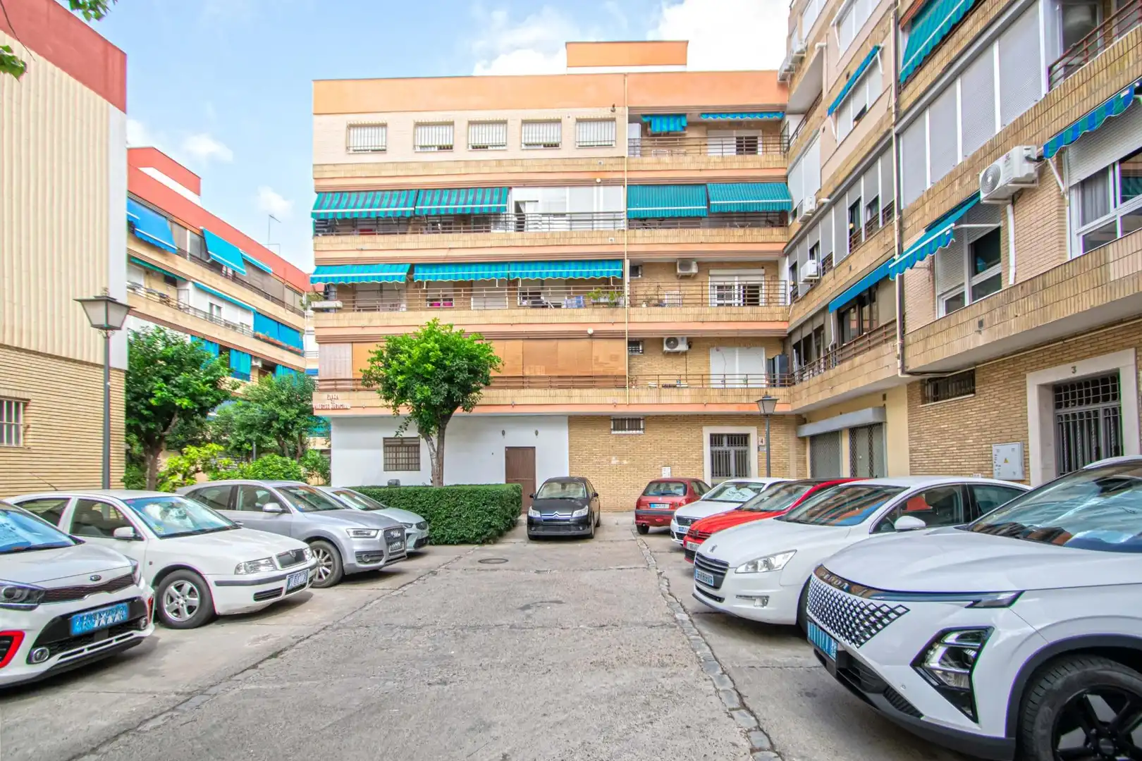 Vista exterior de Piso en venta en Sevilla con Aire acondicionado, Terraza y Trastero