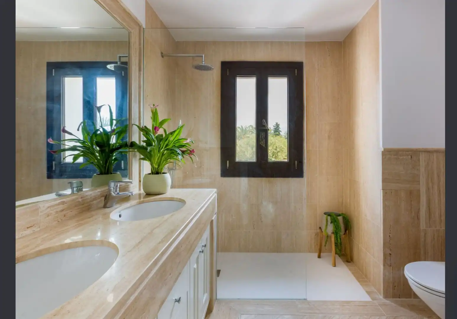 Bany de Casa o xalet de lloguer en Marbella amb Aire condicionat, Terrassa i Piscina