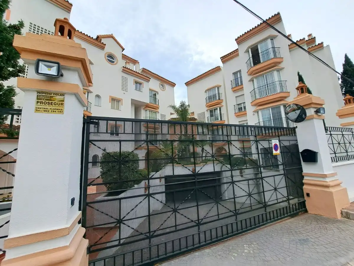 Vista exterior de Piso en venta en Marbella con Aire acondicionado, Calefacción y Terraza