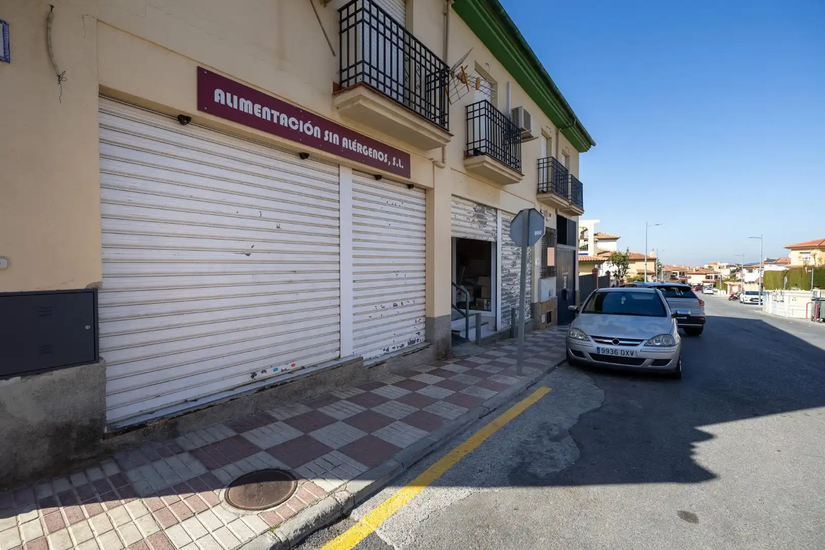 Vista exterior de Local en venta en Gójar