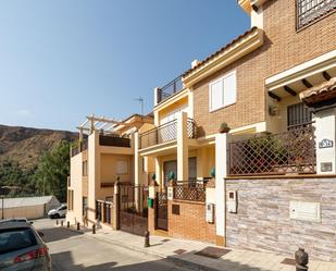 Exterior view of Single-family semi-detached for sale in  Granada Capital  with Air Conditioner, Terrace and Balcony