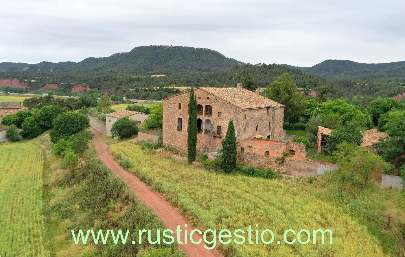 Finca rústica en venda a Artés