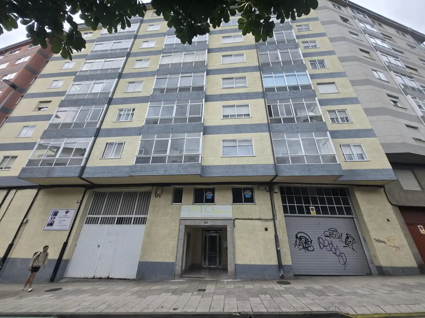 Außenansicht von Büro zum Verkauf in Lugo
