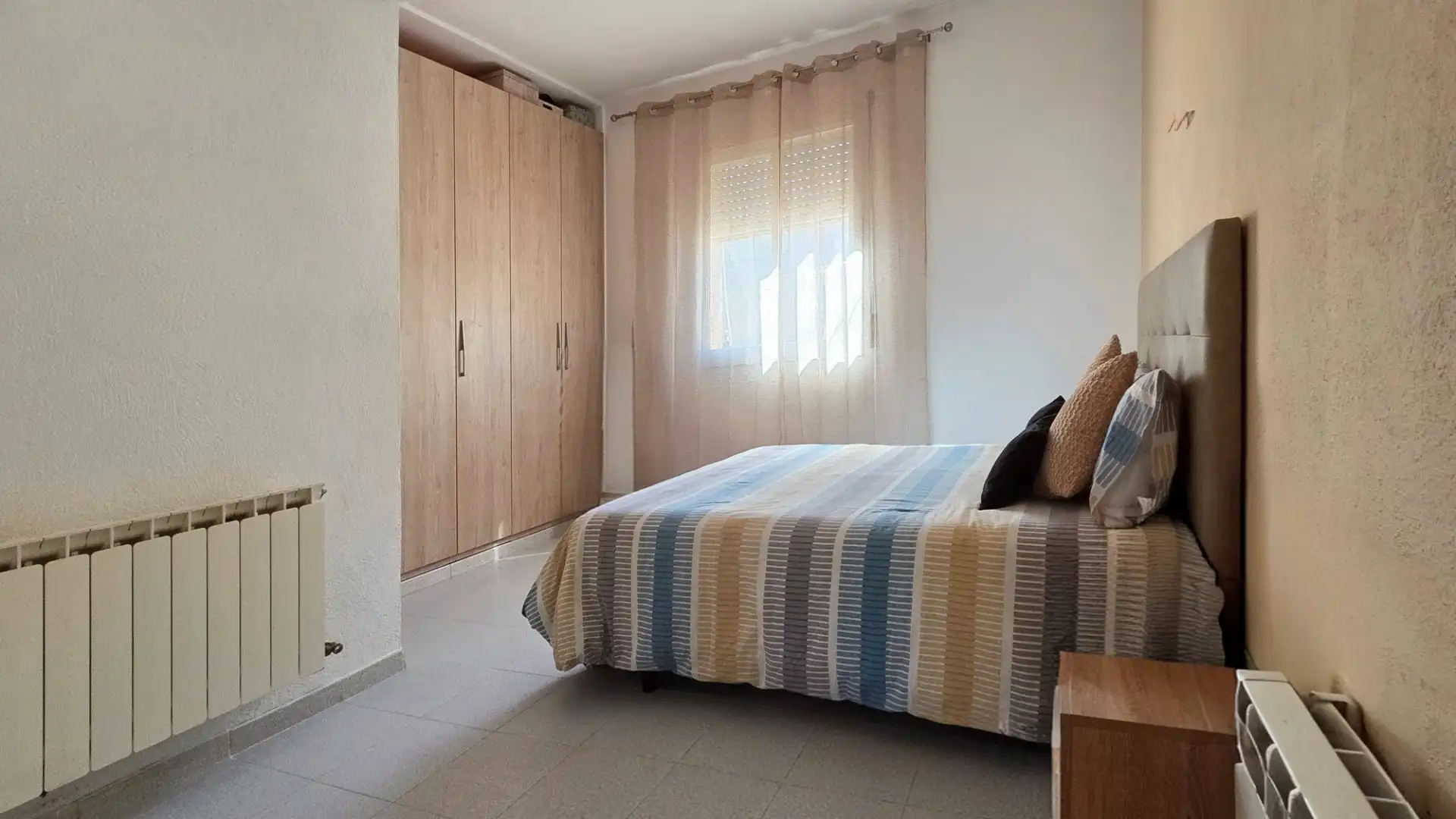 Dormitori de Casa o xalet en venda en Llagostera amb Jardí privat i Piscina