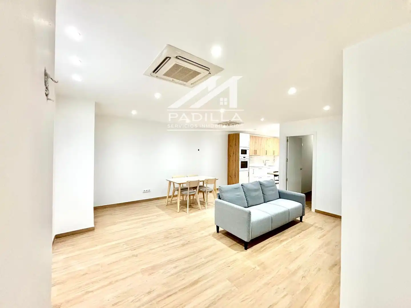 Sala d'estar de Pis en venda en Móstoles amb Aire condicionat i Calefacció