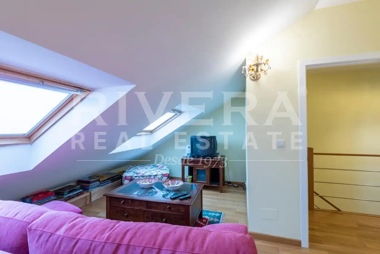 Habitación de Casa o chalet en venta en Sanxenxo con Calefacción, Jardín privado y Parquet