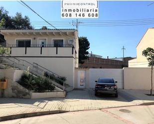 Vista exterior de Casa o xalet en venda en Zuera amb Aire condicionat, Terrassa i Balcó