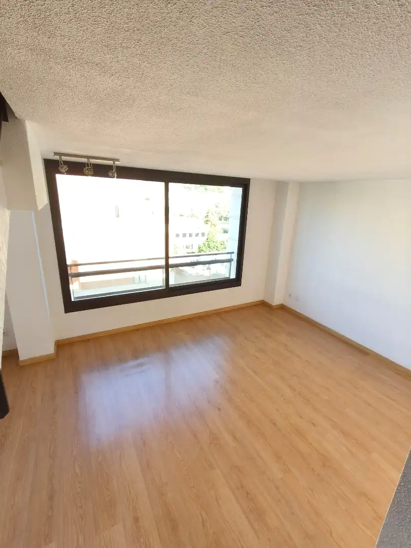 Schlafzimmer von Maisonette zum Verkauf in Barcelona mit Klimaanlage, Heizung und Parkett