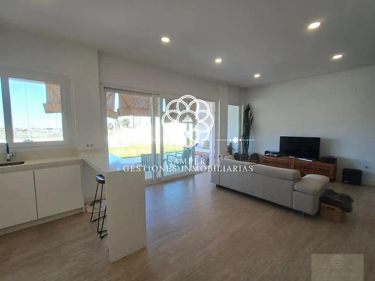 Exterior view of Houses for sale in Sanlúcar de Barrameda  with Swimming Pool