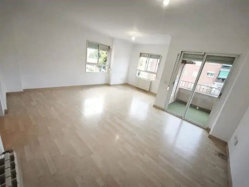 Flat for sale in Calle ENRIC VALOR, País Valencià