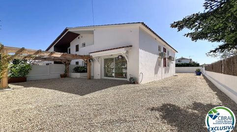 Casa renovada con 5 habitaciones y licencia turística en Empuriabrava, sector Peni., imatge 4