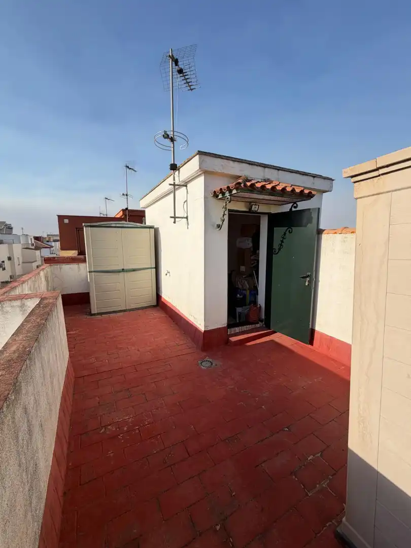 Vista exterior de Casa adosada en venda en Bollullos de la Mitación