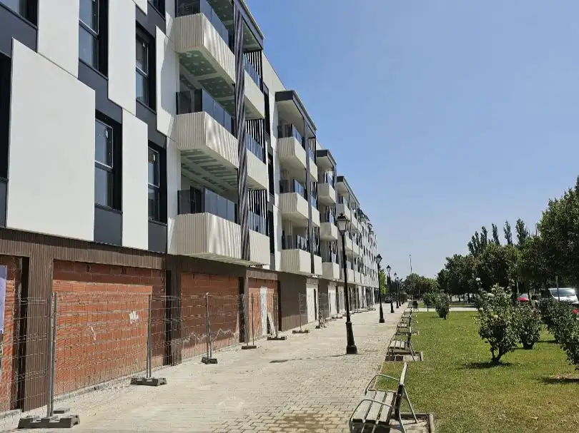 Local comercial en venta en AVENIDA MADRID 95, imagen 3
