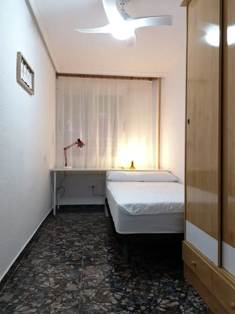 Schlafzimmer von Wohnung zur Miete in Murcia mit Heizung, Abstellraum und Möbliert
