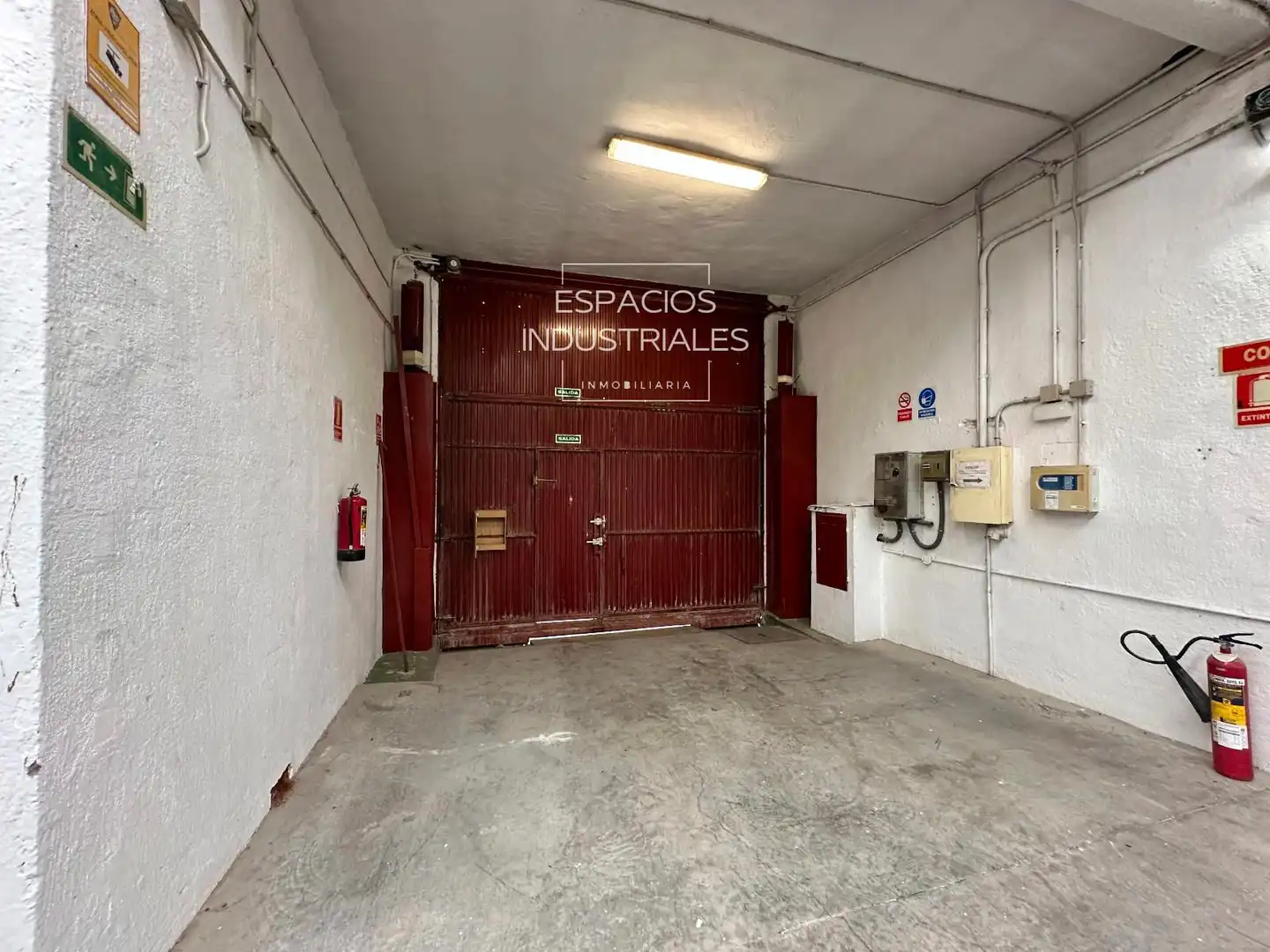 Fabrikhallen zur Miete in Oviedo, Zona Industrial