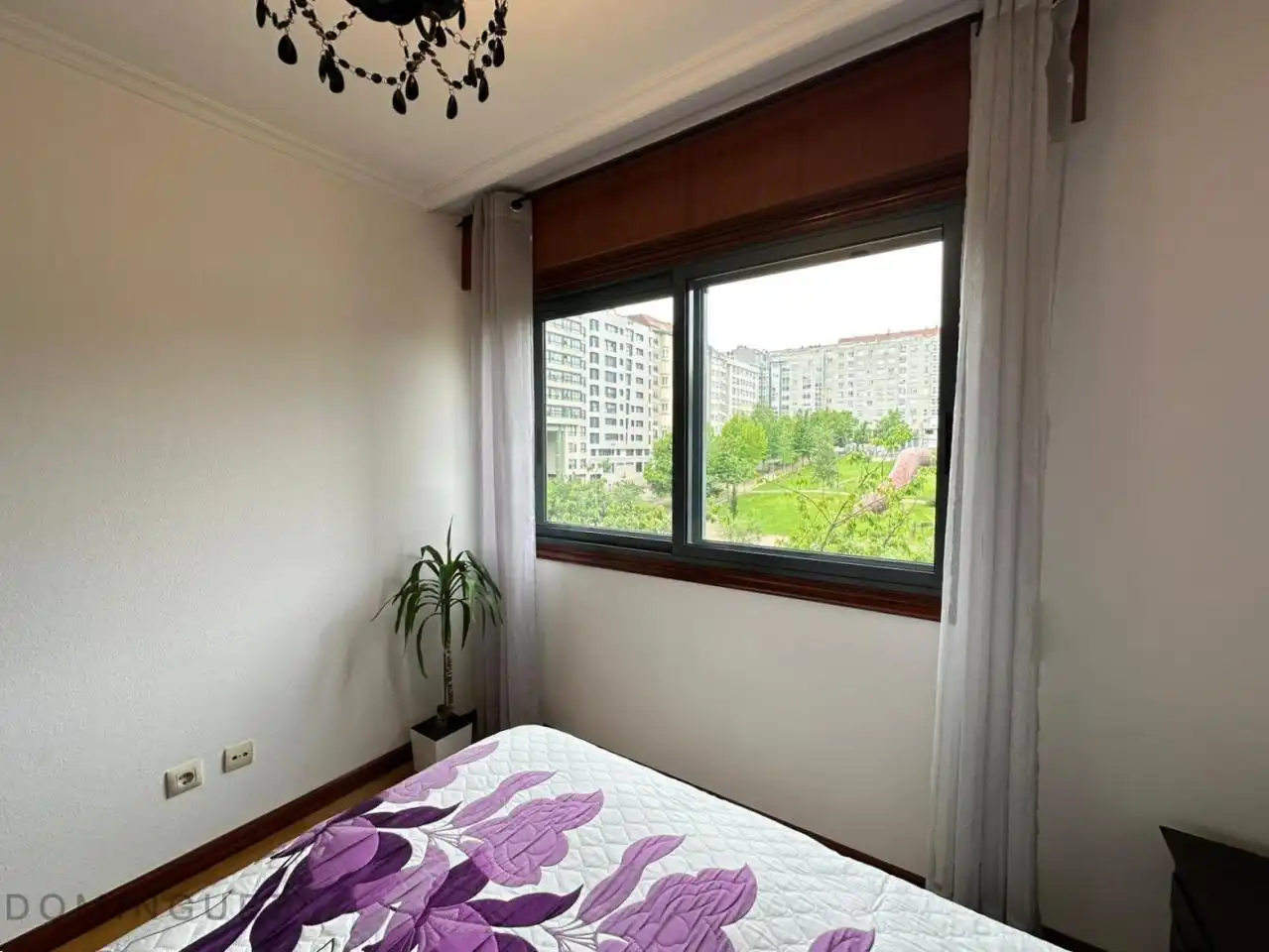 Habitación de Piso en venta en Vigo  con Calefacción y Balcón