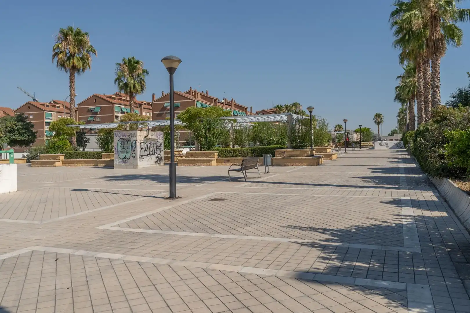 Exterior view of Flat for sale in Granada  with Air Conditioner, Terrace and Alarm