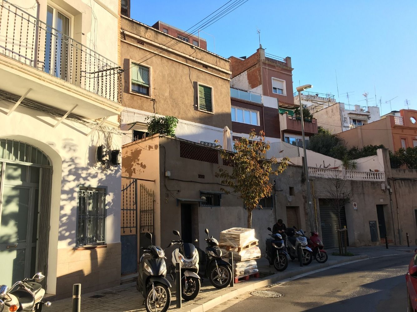 Box room to rent in Carrer de Josep Serrano, 19, Can Baró