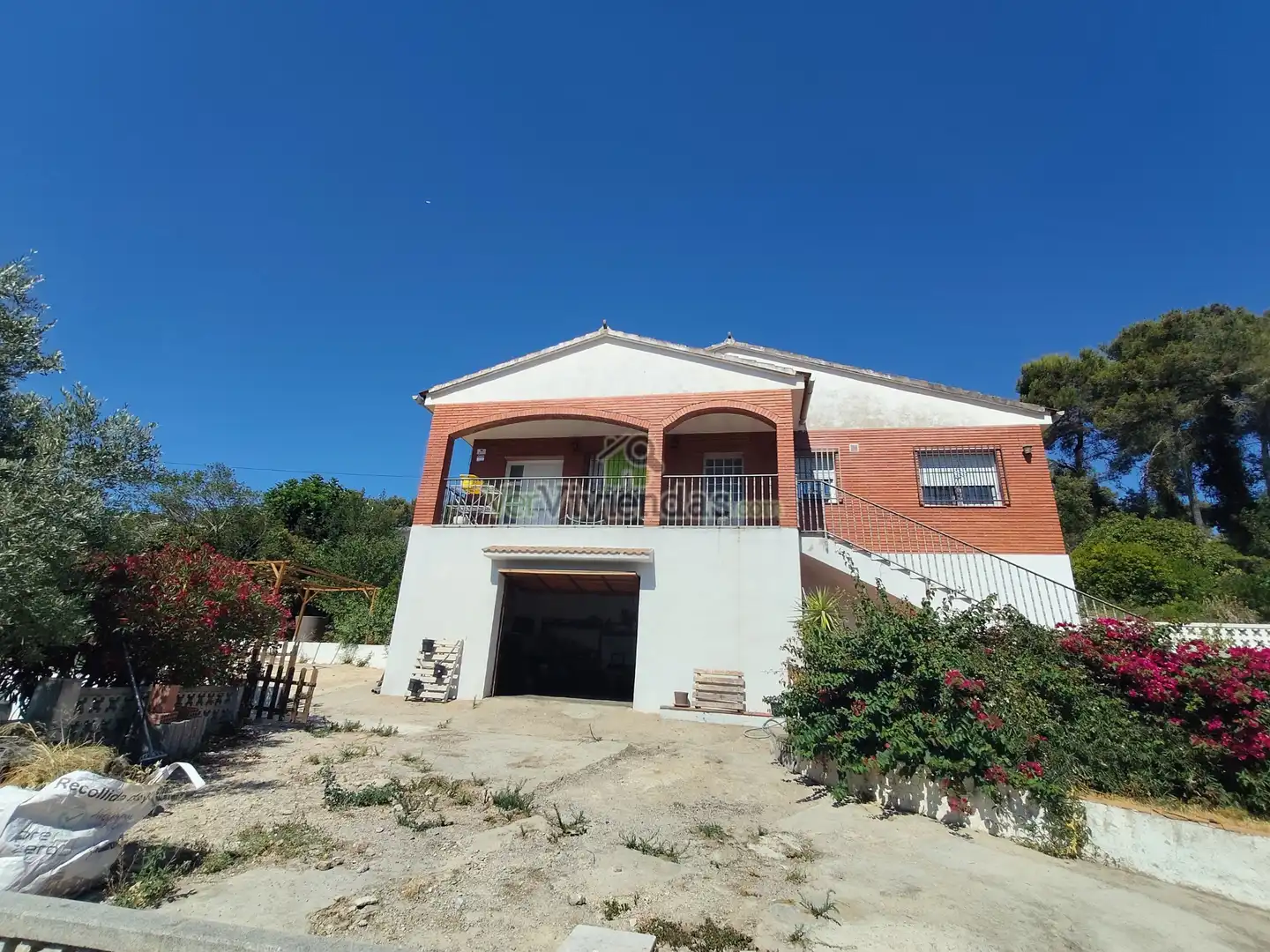 Vista exterior de Casa o xalet en venda en Vallirana amb Aire condicionat, Calefacció i Jardí privat