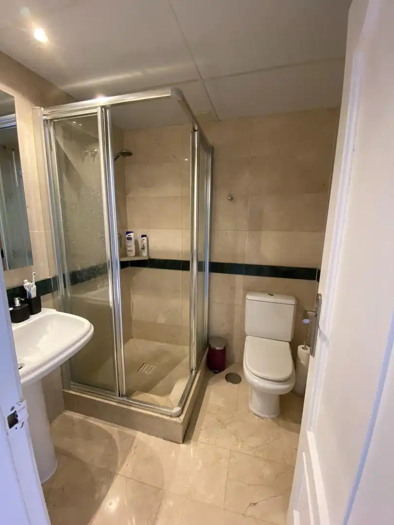 Bathroom of Attic for sale in Estepona  with Air Conditioner, Terrace and Furnished