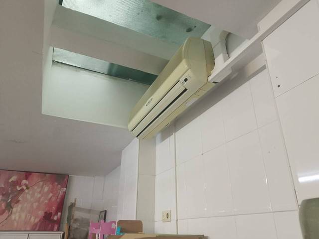 Local comercial en Alquiler en Calle Santa Bárbara en Piles