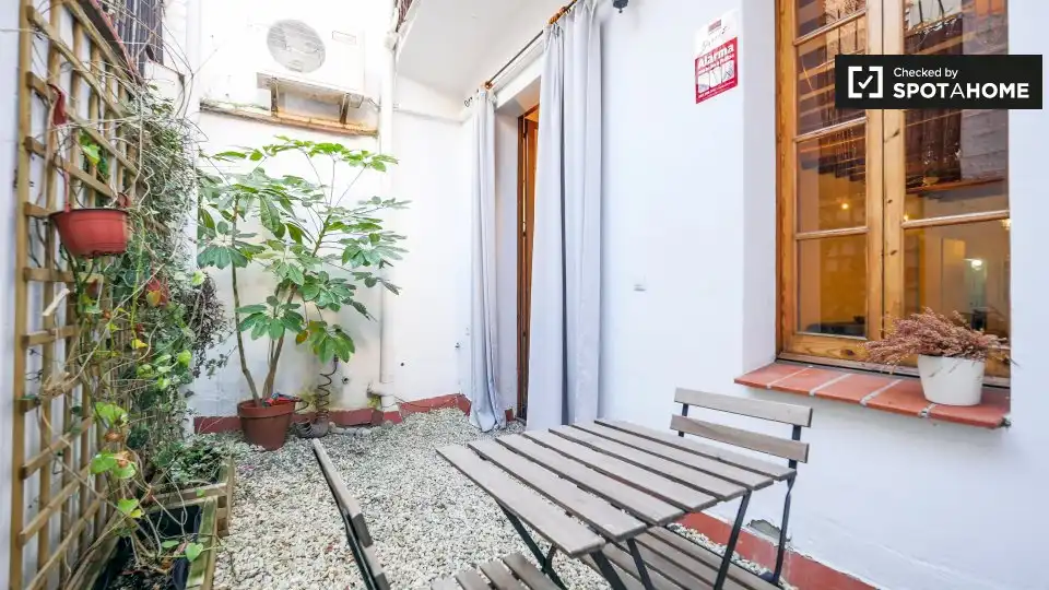 Flat with terrace to rent in Ciutat Vella, imagen 8