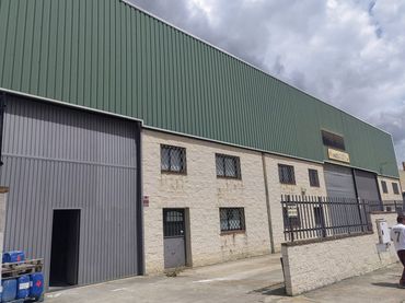 Industrial building to rent in Valmojado