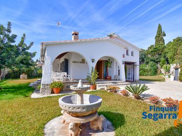 House with garden for sale in Joaquim Mir