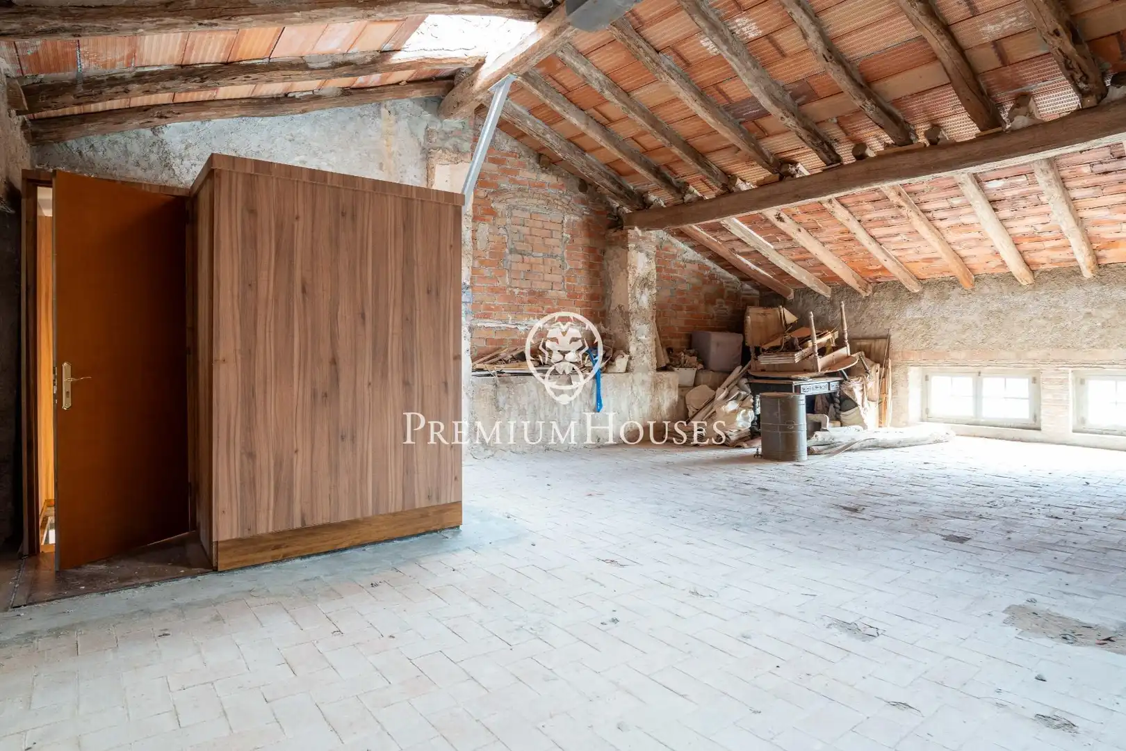 Houses for sale in La Secuita  with Terrace, Storage room and Balcony