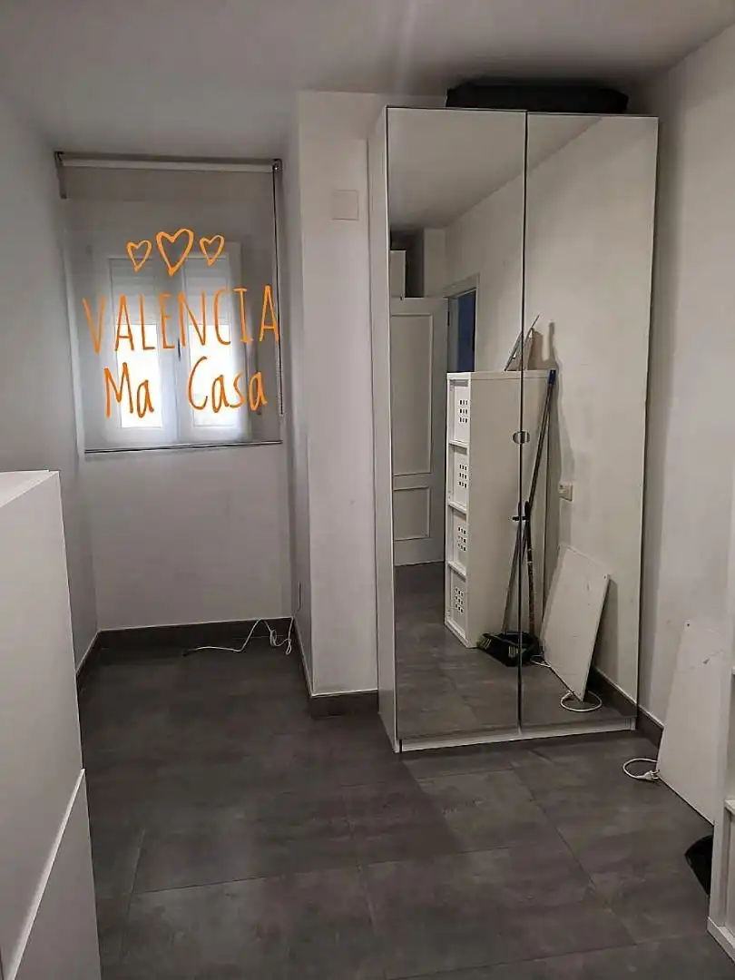 Flat for rent in Valencia  with Air Conditioner, Heating and Furnished
