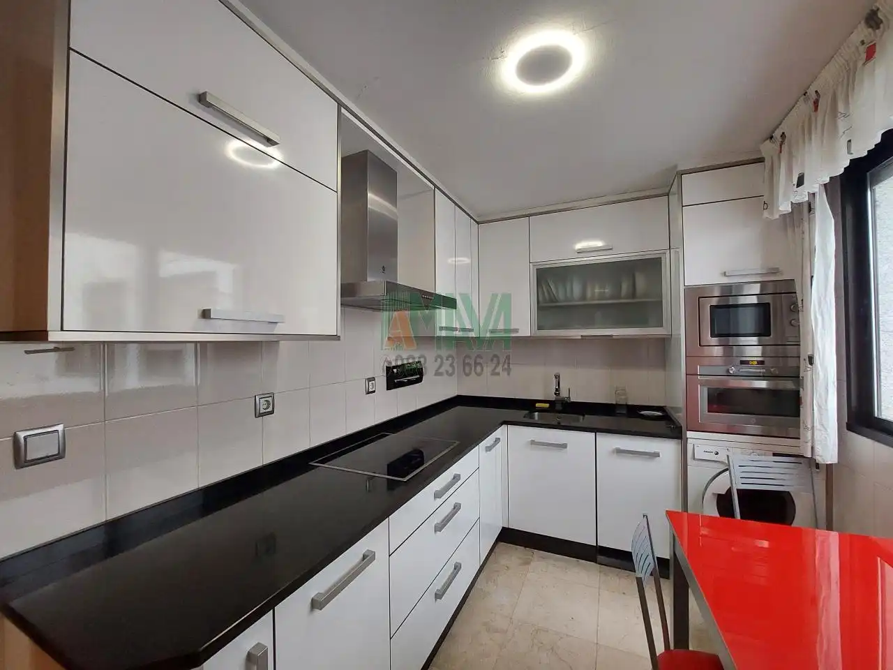 Cocina de Piso de alquiler en Ourense Capital  con Calefacción, Parquet y Amueblado