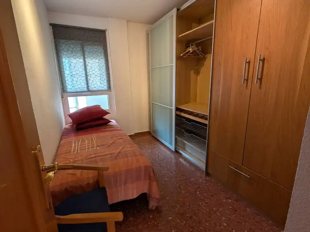 Dormitori de Pis en venda en Burjassot amb Aire condicionat i Balcó